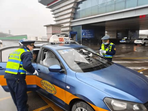 市交通執(zhí)法支隊加強春節(jié)期間出租汽車執(zhí)法檢查，確保服務(wù)質(zhì)量
