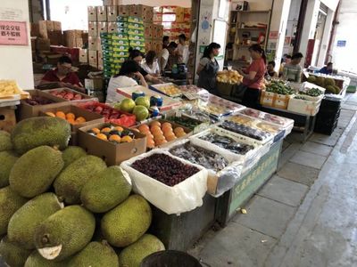 亮證賣菜，放心安心——食用農(nóng)產(chǎn)品批發(fā)新風(fēng)尚